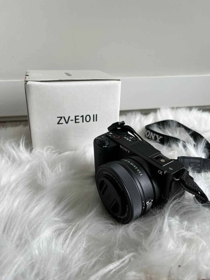 Sony ZV-E10 II Camera with Accessories - photo 5