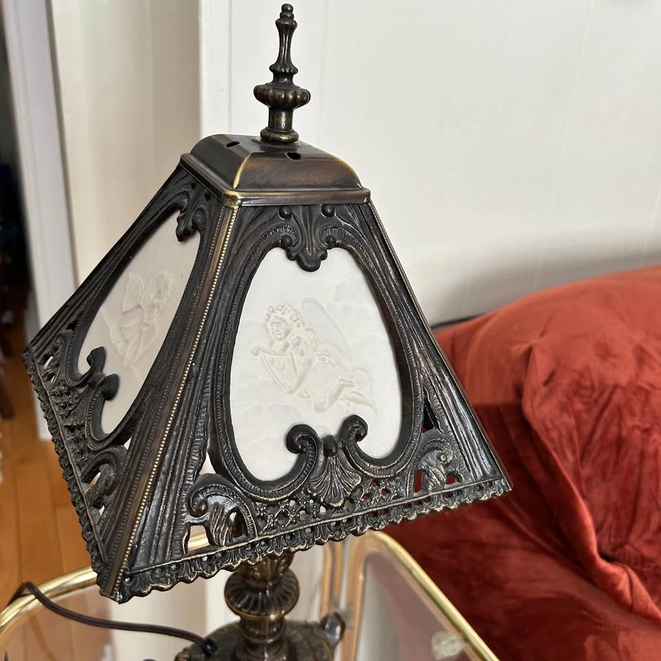 Vintage-antique 4 Panel Lithophane Boudoir Lamp features Lovely - photo 3