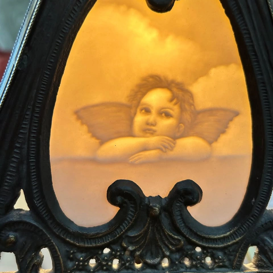 Vintage-antique 4 Panel Lithophane Boudoir Lamp features Lovely - photo 4
