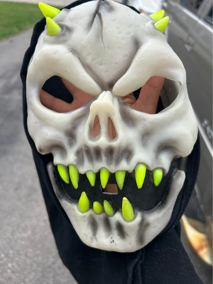 Glow in Dark DEMON SKULL MASK Horn Hooded Ghoul Monster Teeth Ha - photo 3