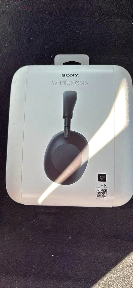 Sony WH-1000XM6 (never opened)
