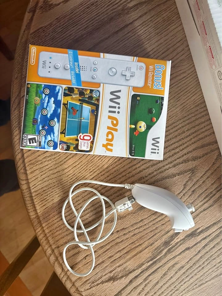 Nintendo Wii Play Game with Wii Remote and Nunchuk