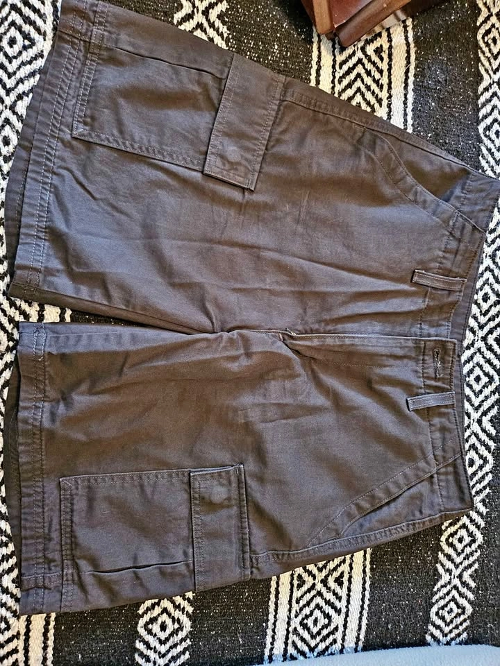 Levi's Cargo Shorts Waist 28