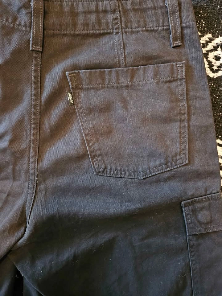 Levi's Cargo Shorts Waist 28 - photo 2