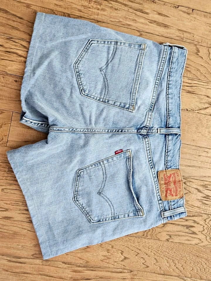 Levi's Shorts Waist Size 34