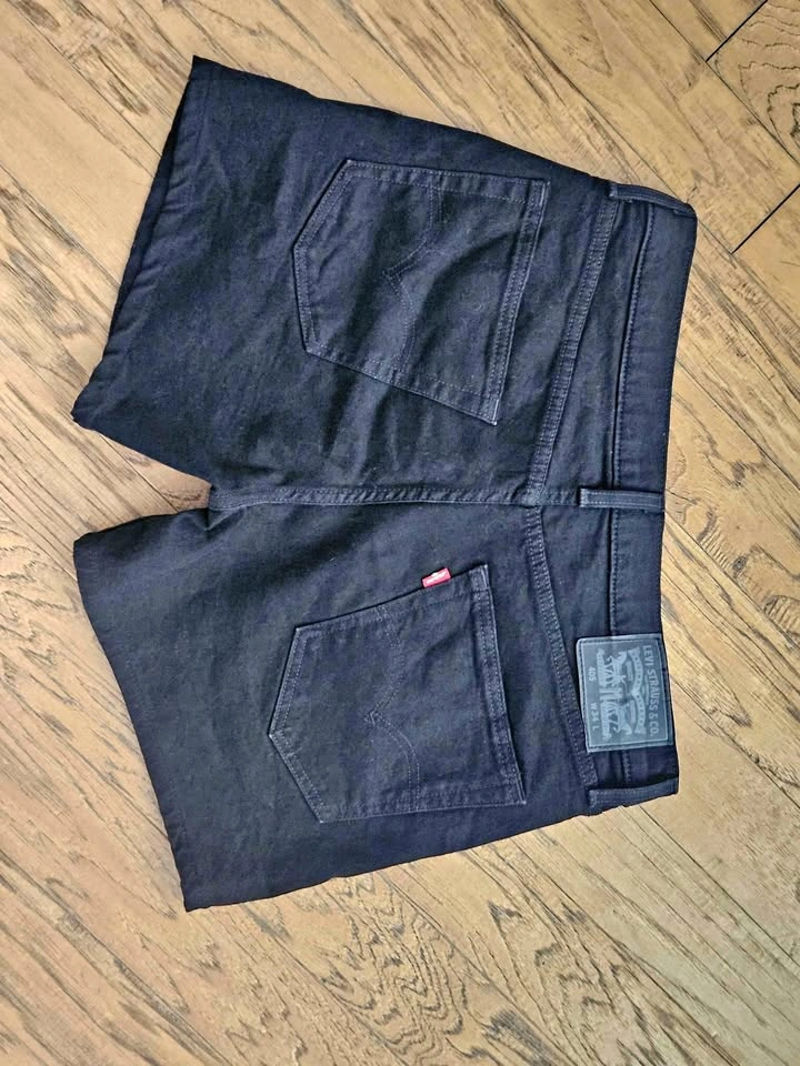 Levi's Shorts Waist Size 34