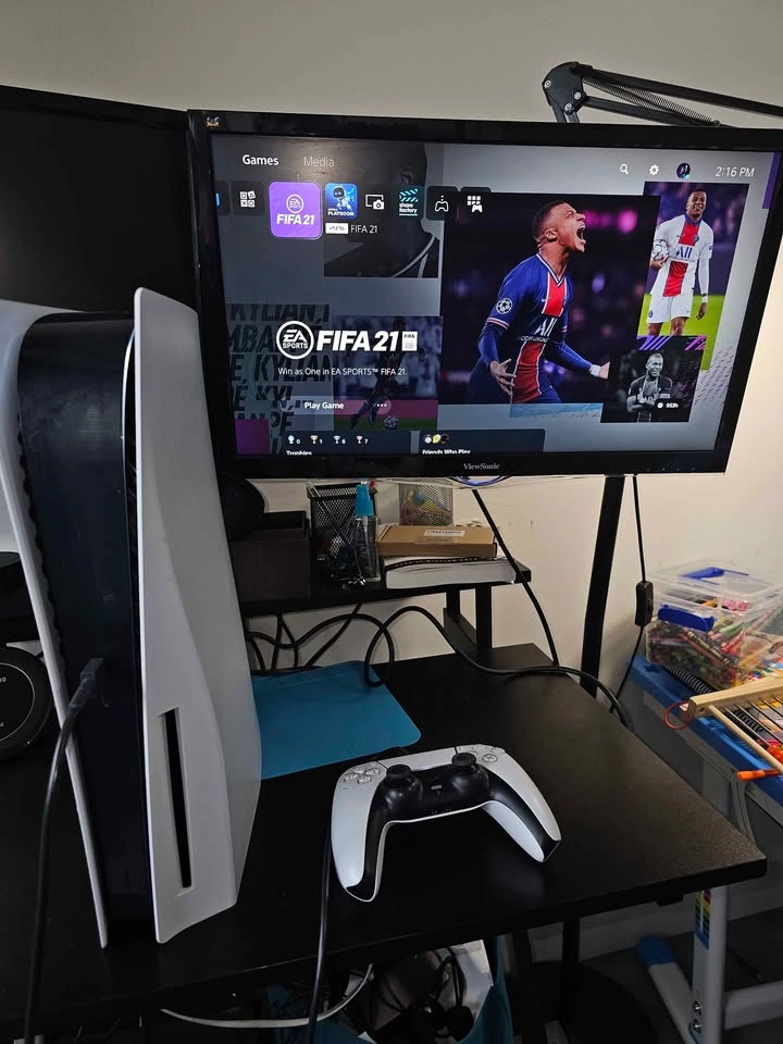 PS5 Disc Edition for Sale - $480 - photo 3