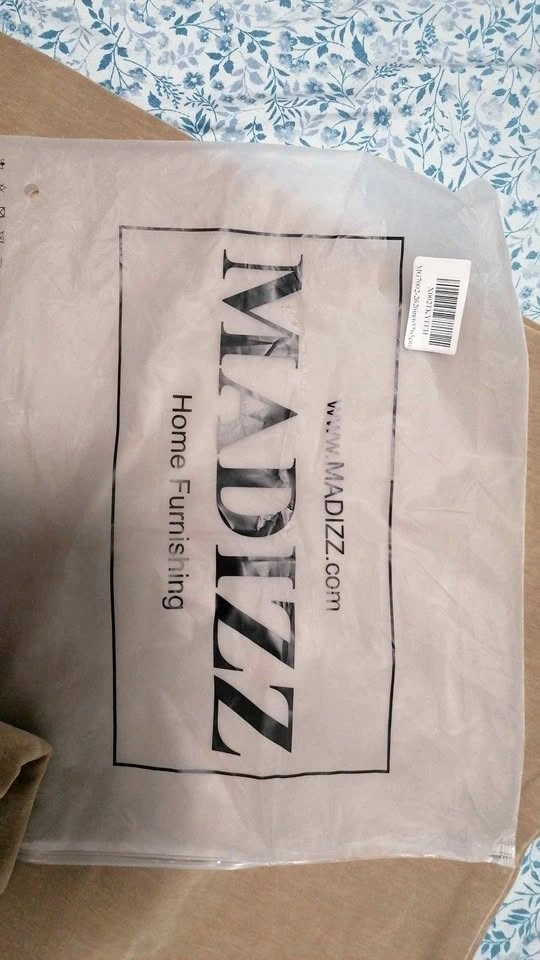 MADIZZ Pack of 2 Thick and Soft Cushion Covers