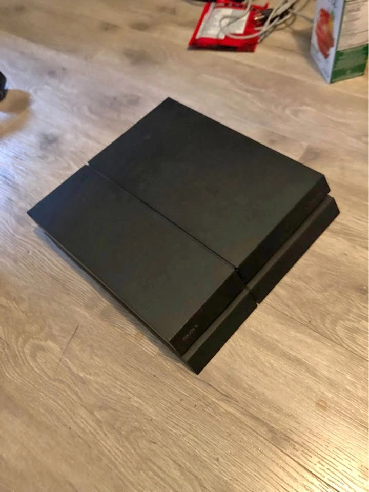 PS4 PRICE NEGOTIABLE
