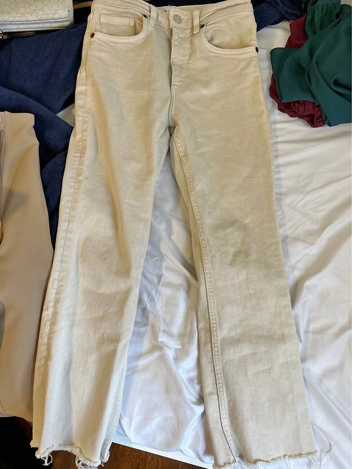 Zara Jeans Size 4 in Cream