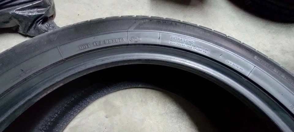 2x 275/45R21 Paragon Allseasons Tires - photo 3