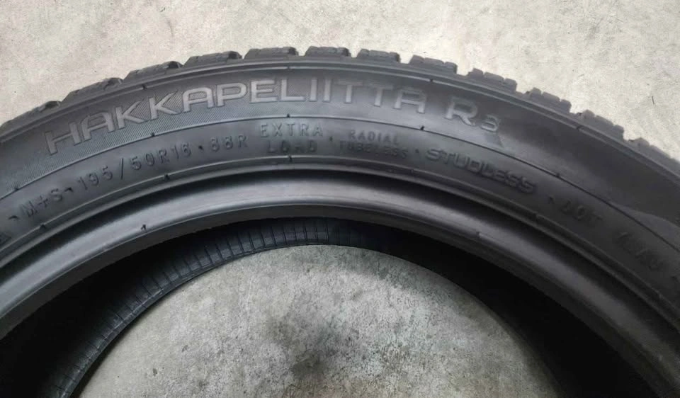 2x 195/55R16 Nokian M+S Winter Tires - photo 3