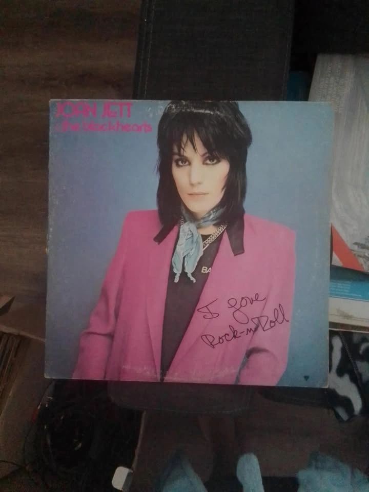 3 Vinyl Records - Pat Benatar, Joan Jett, Sheena Easton - photo 2