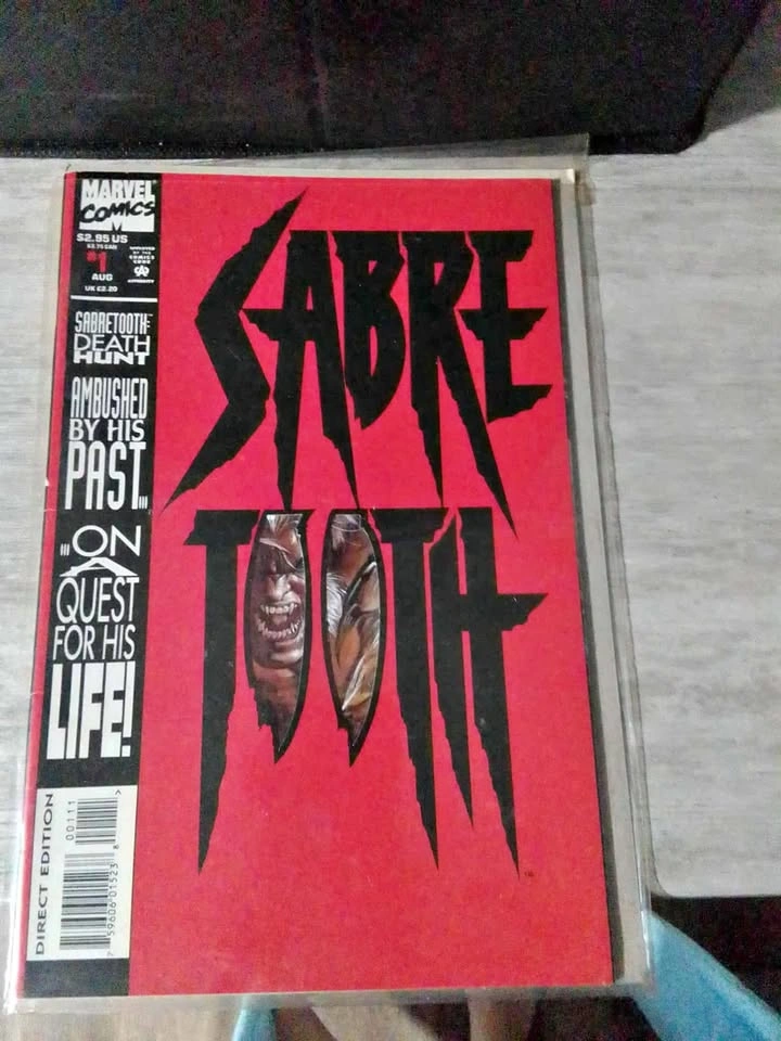 Marvel Sabre Tooth #1, Aliens vs Predator #1 & #3 Comics