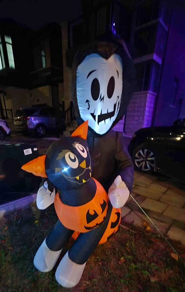 Used Gemmy 4.5-ft Lighted Reaper Halloween Inflatable
