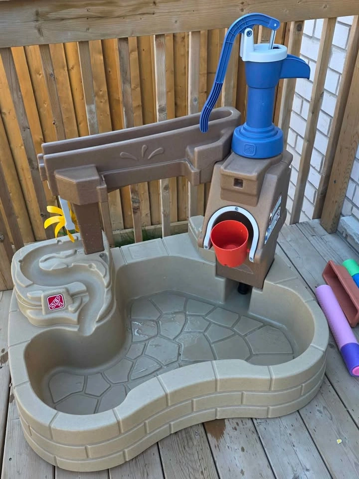 Kids water activity pond Like new - photo 3