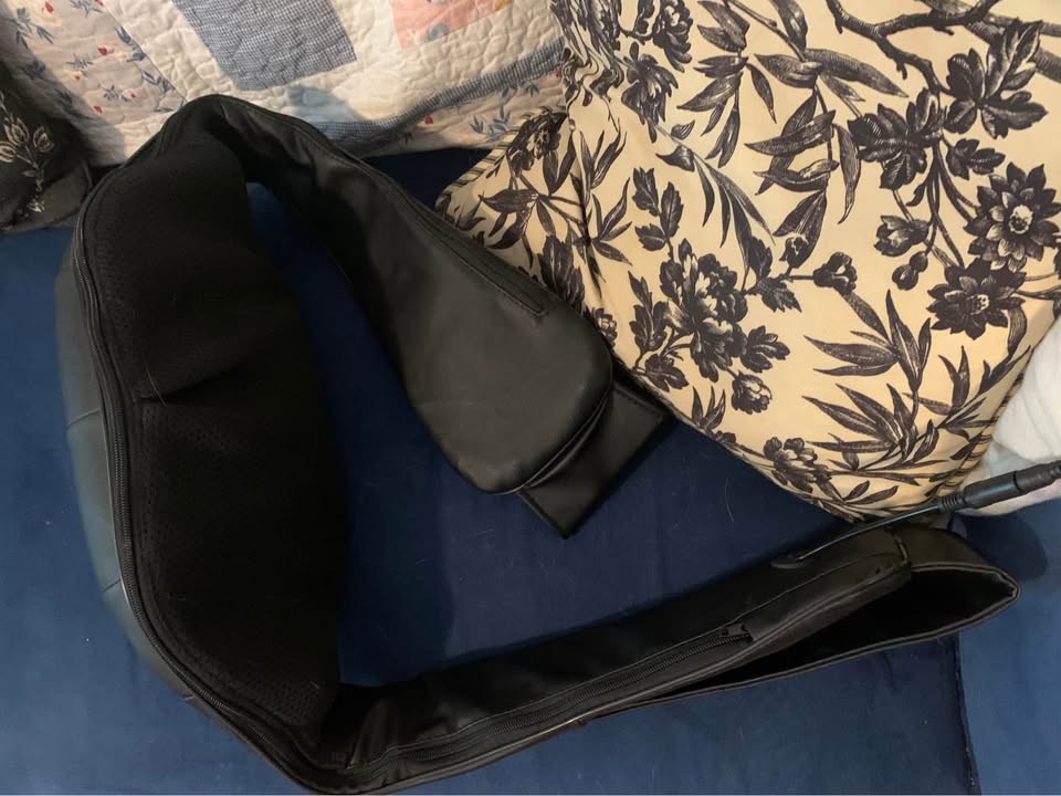 Back Massager - Viral on Tiktok - photo 3