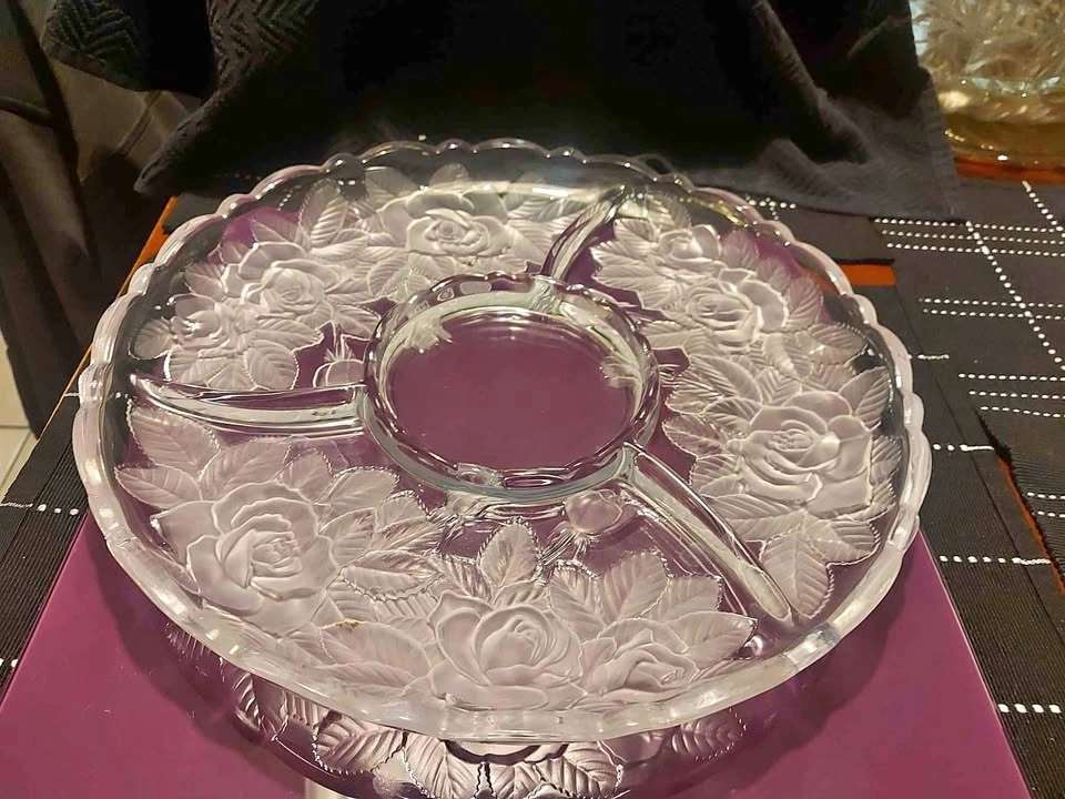 Glass serving dish