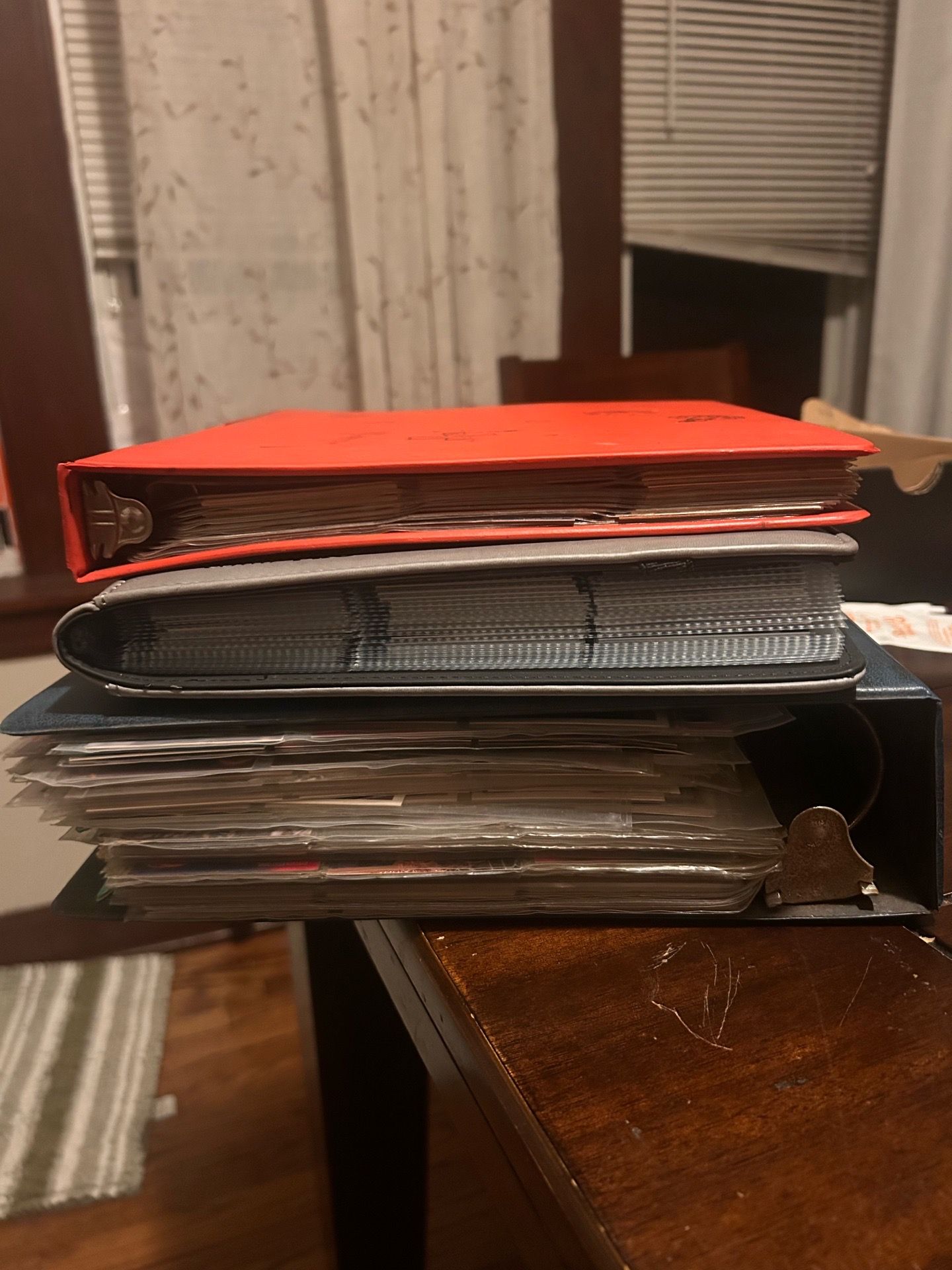 Assorted Sports Cards Binders 1100+ cards - photo 2