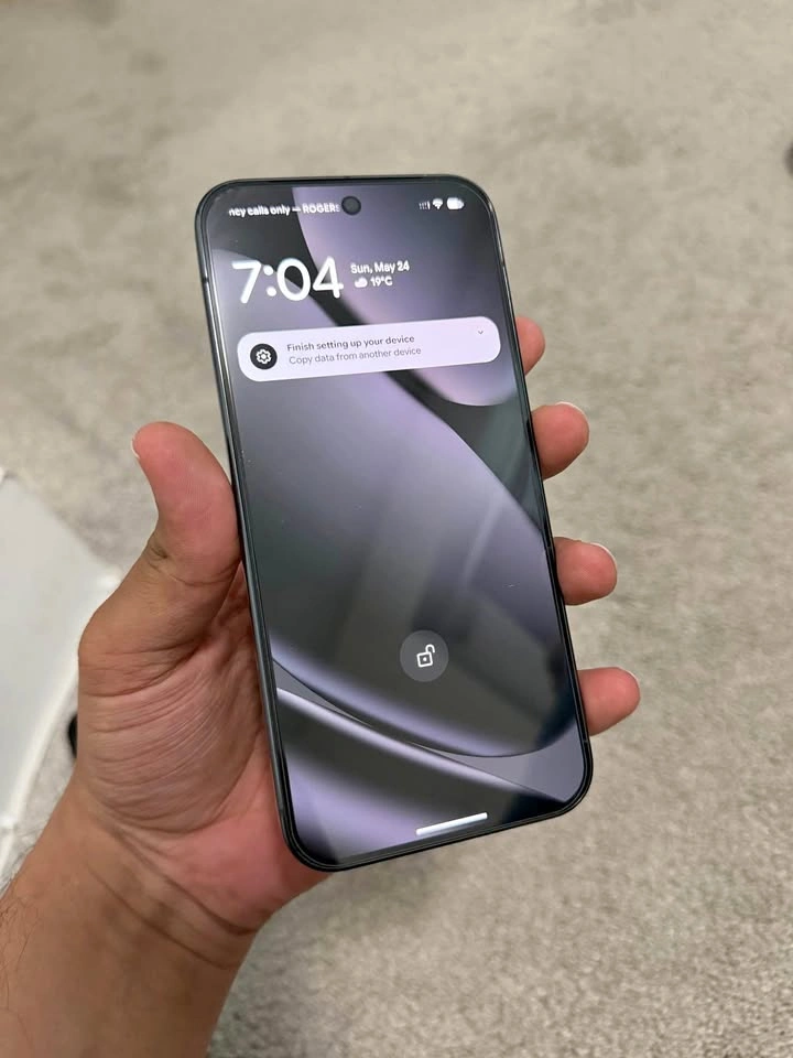 Google Pixel 10 Pro XL – 512GB – Excellent Condition w/ Buds Pro