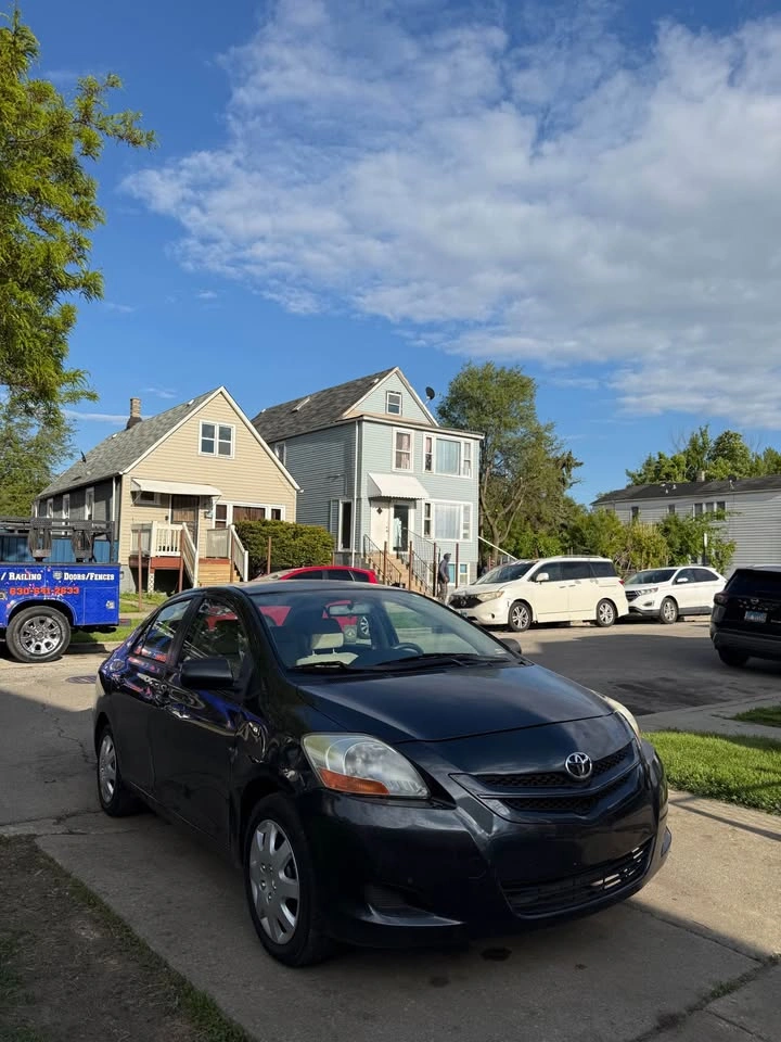 2008 Toyota Yaris L Sedan 4D - photo 3
