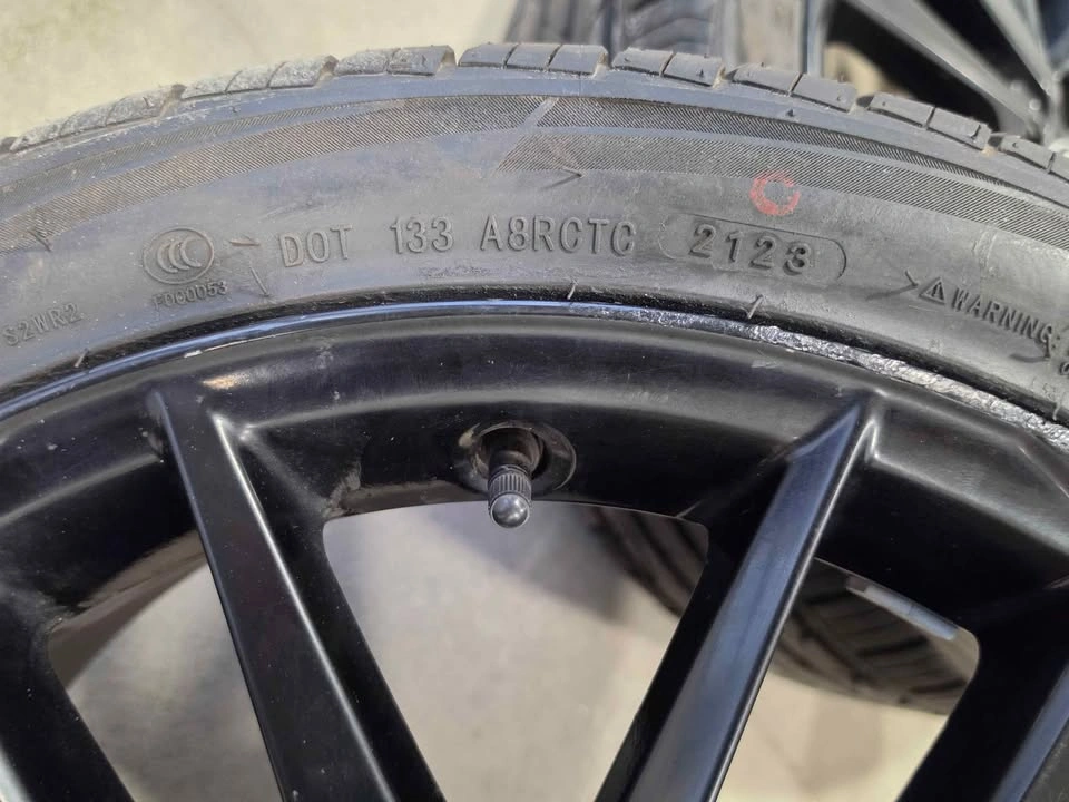 Toyota Camry OEM Rims w/ All Season Tires 235/40R19 - photo 2