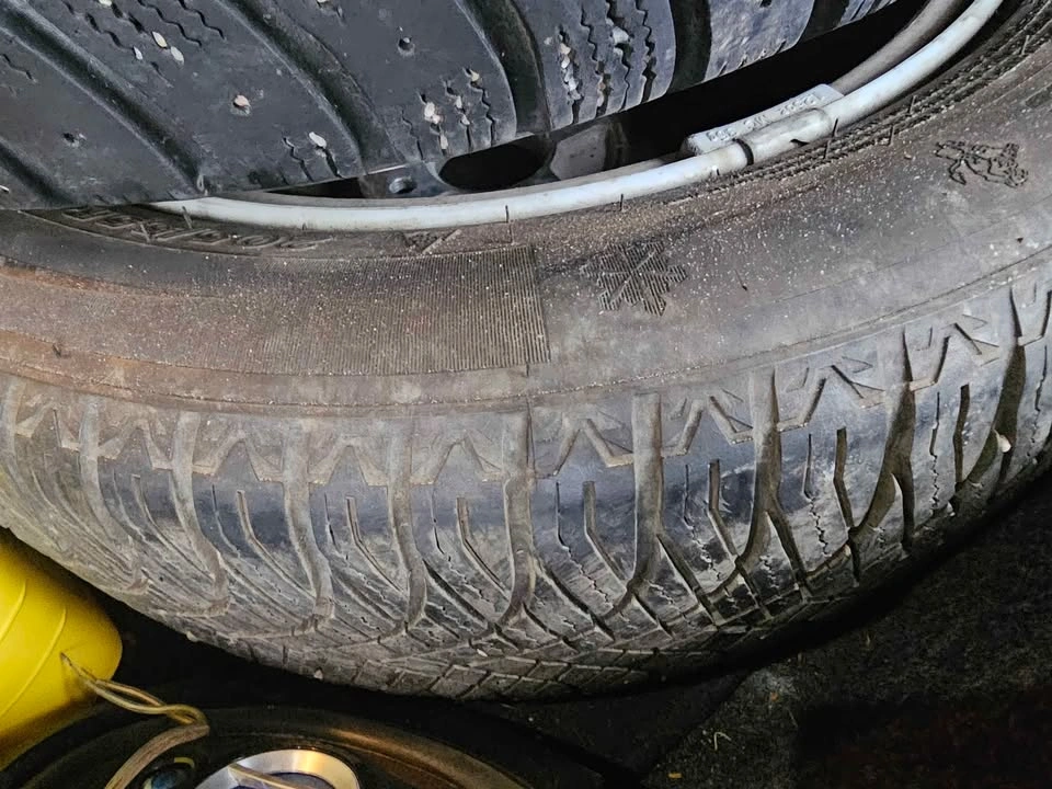 Tires with rims 205 55R16 - photo 2