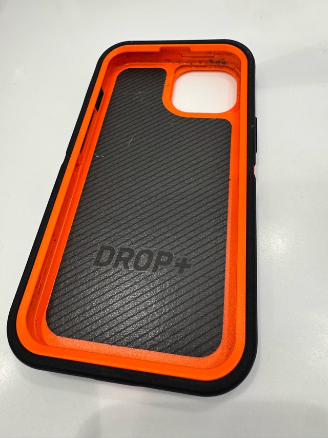 Otterbox iPhone 15 Case - make an offer - photo 2