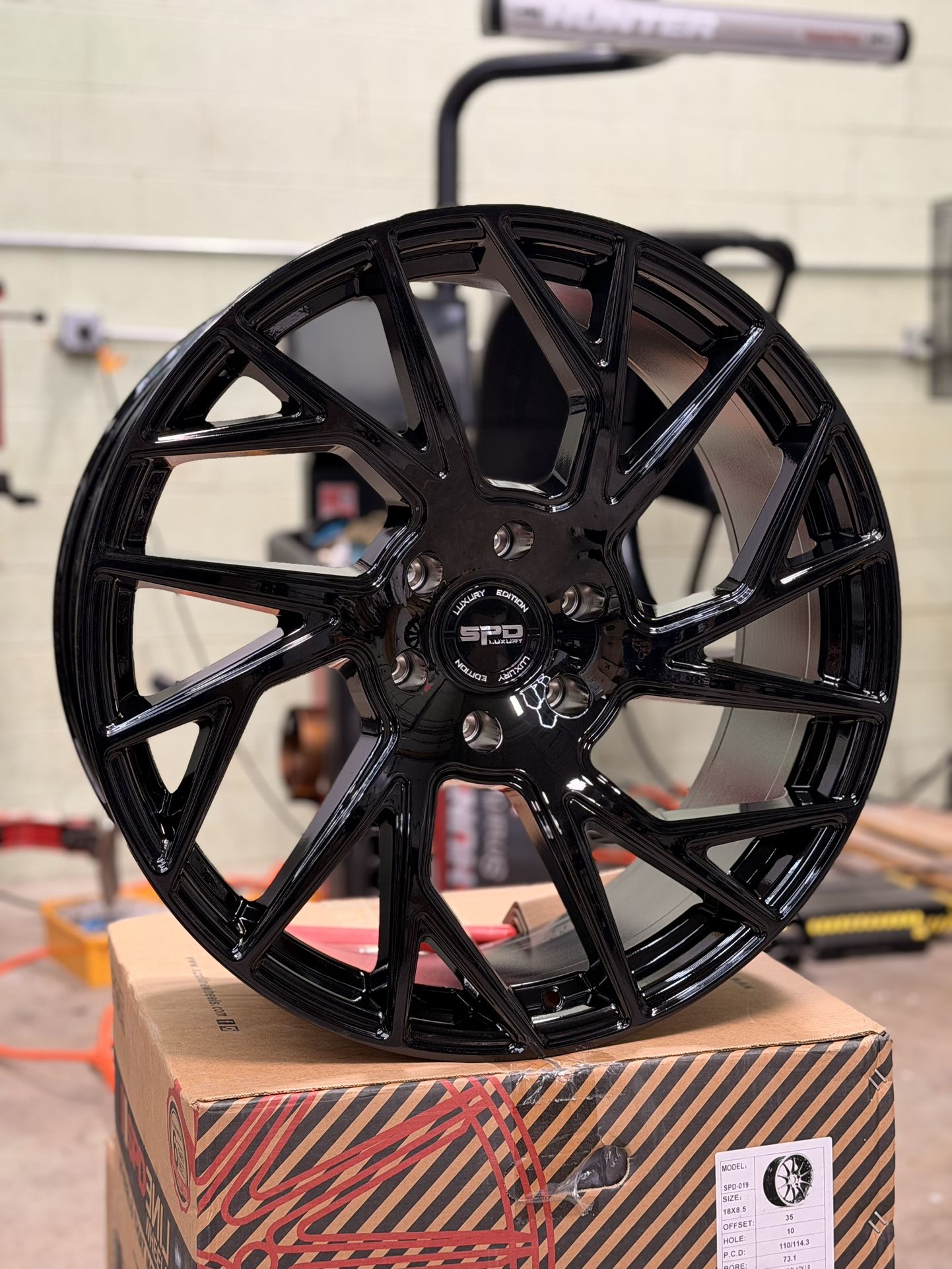 22 Inch Wheels 6 Lug - photo 2