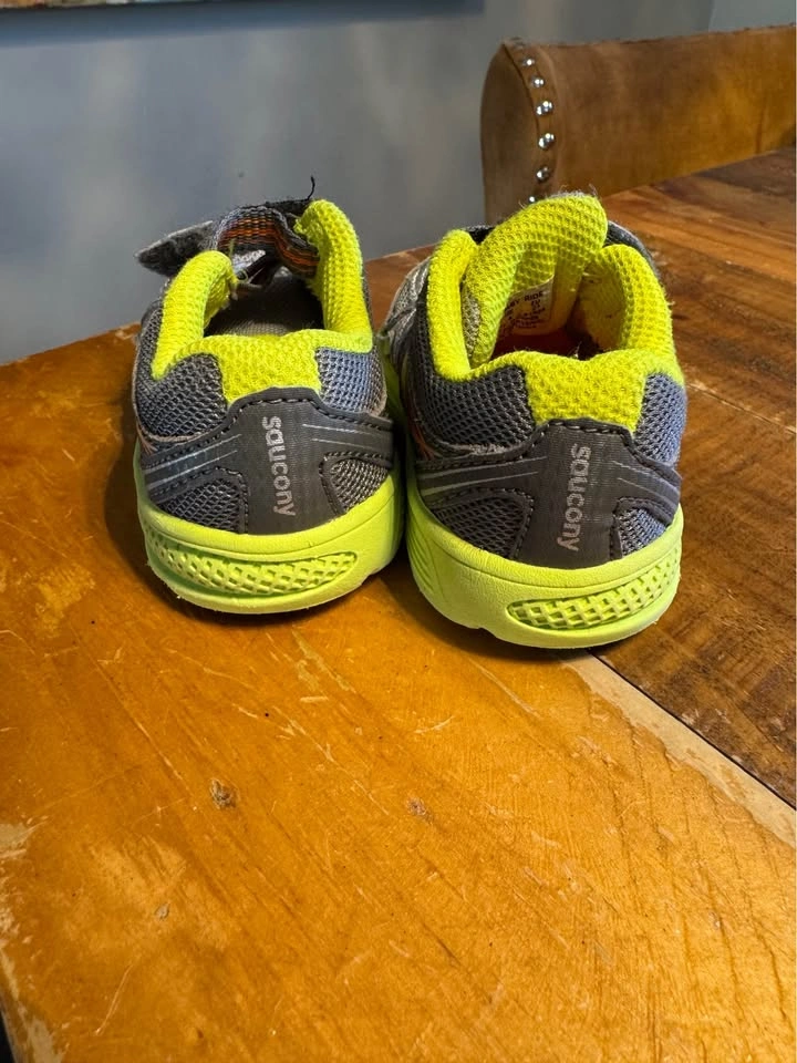 Baby Saucony size 4 - photo 3