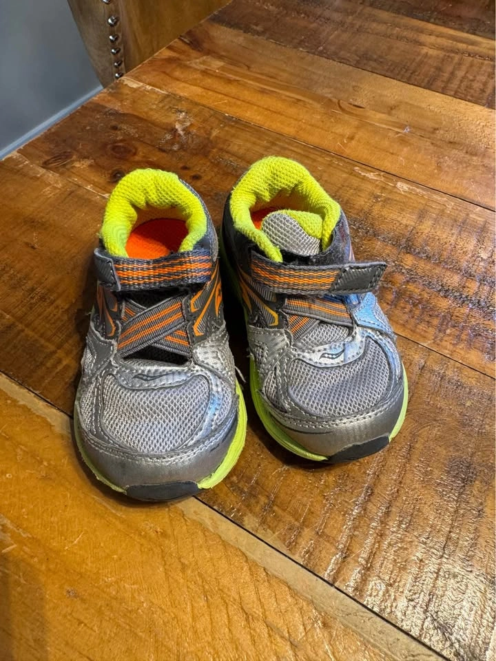 Baby Saucony size 4 - photo 5