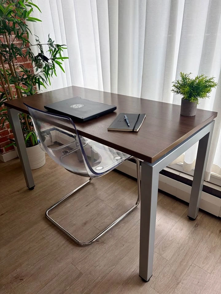 Solid Desk - Excellent Condition - photo 2