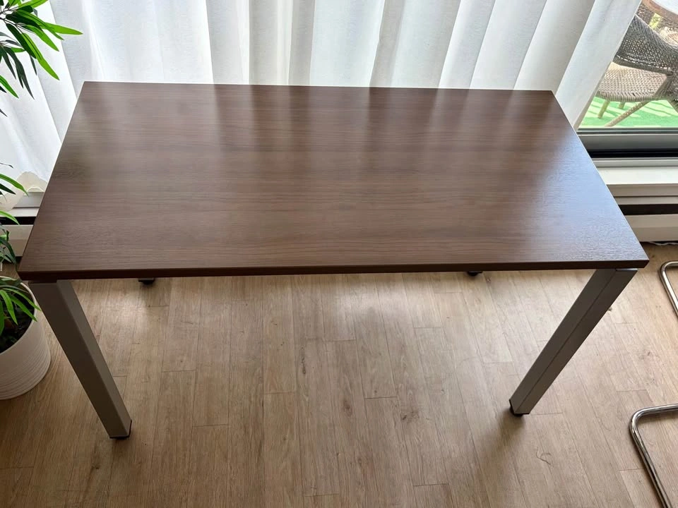 Solid Desk - Excellent Condition - photo 4