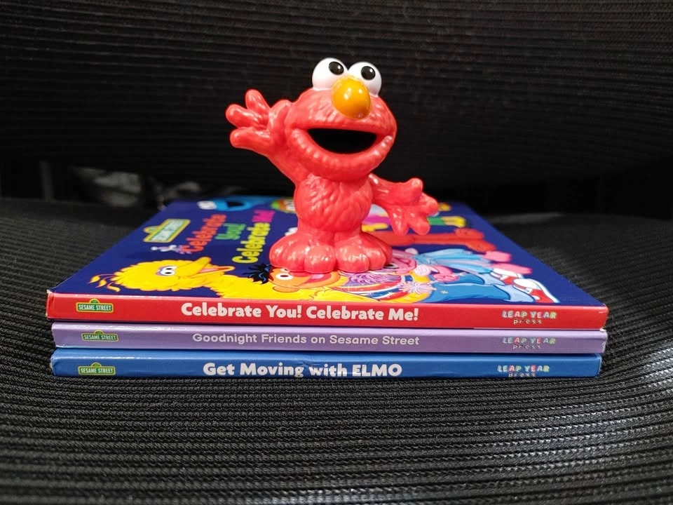 3 Sesame Street Board Books, Toy & Mini Beach Tote - photo 3