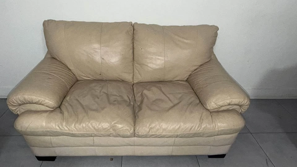 Bed and couch - photo 3