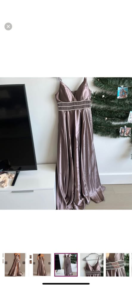 Beautifully gown for wedding season! Size 3 - only worn once! - photo 3