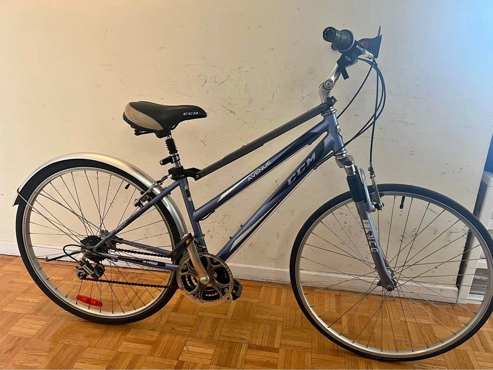 16” frame CCM Avenue Women’s bike