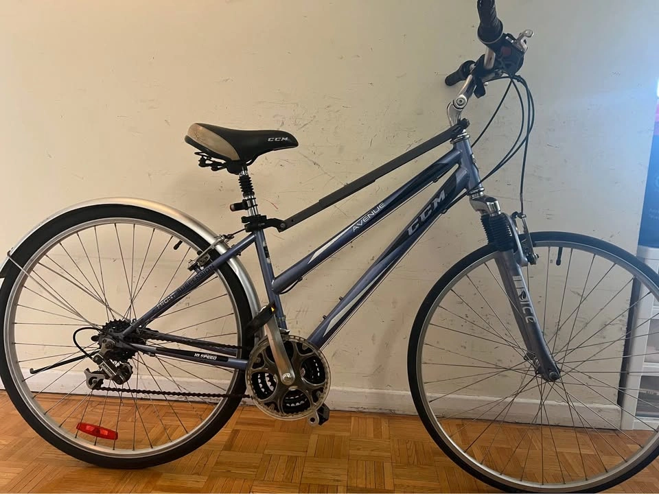 16” frame CCM Avenue Women’s bike - photo 3