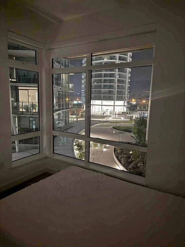 Private Room in Condo - Burnaby