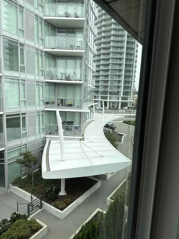 Private Room in Condo - Burnaby - photo 2