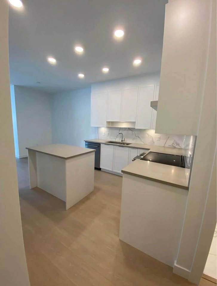 Private Room in Condo - Burnaby - photo 3