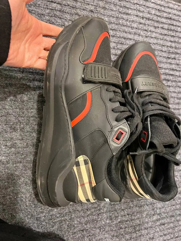 Burberry Man Shoes Authentic