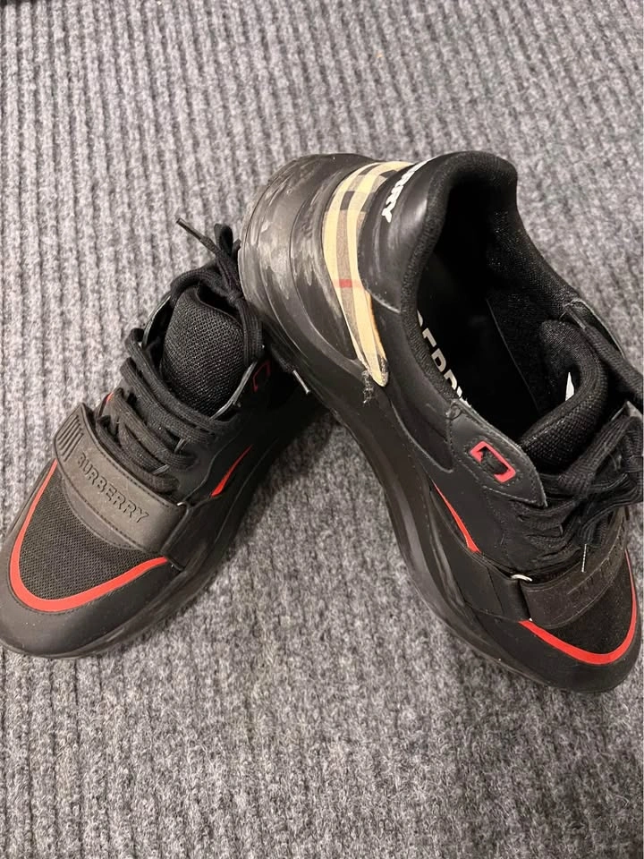 Burberry Man Shoes Authentic - photo 2