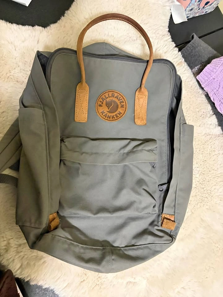 Fjallraven Kanken Gray Backpack with Tan Leather Accents | 15in