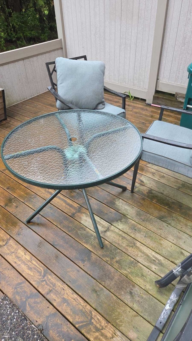 Used Outdoor Table - Round Glass Top, Green Metal Frame