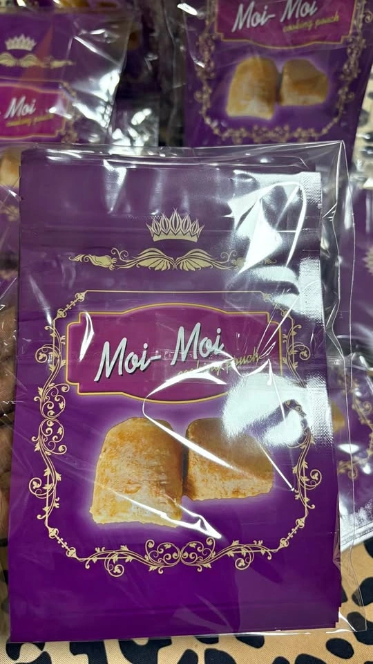 Moi moi pouch