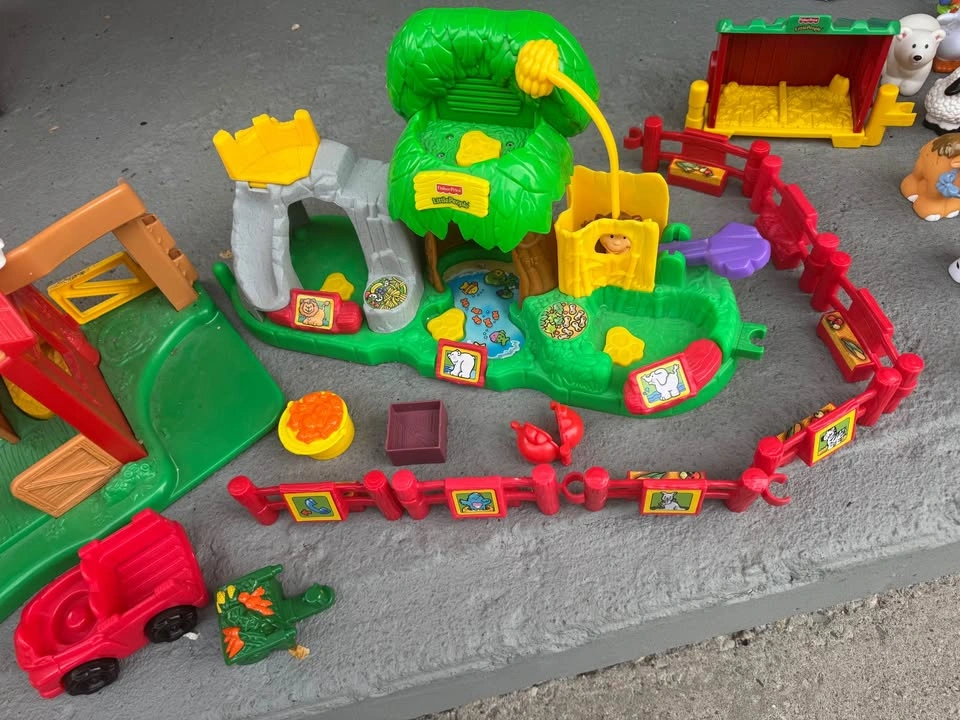 Fisher Price Little People Playsets: Animal Farm & Petting Zoo - photo 3