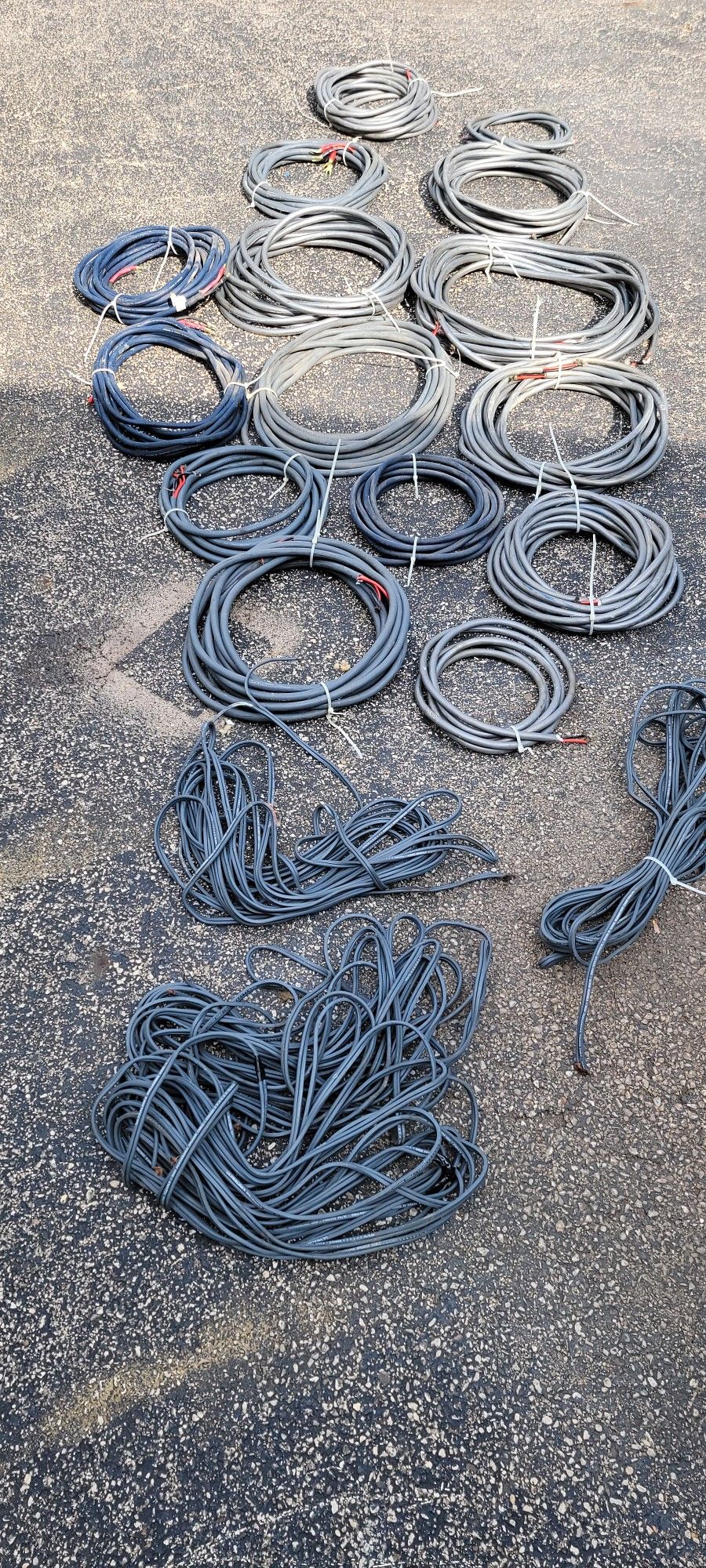 A Bunch Of Miscellaneous Speaker Wire - photo 3
