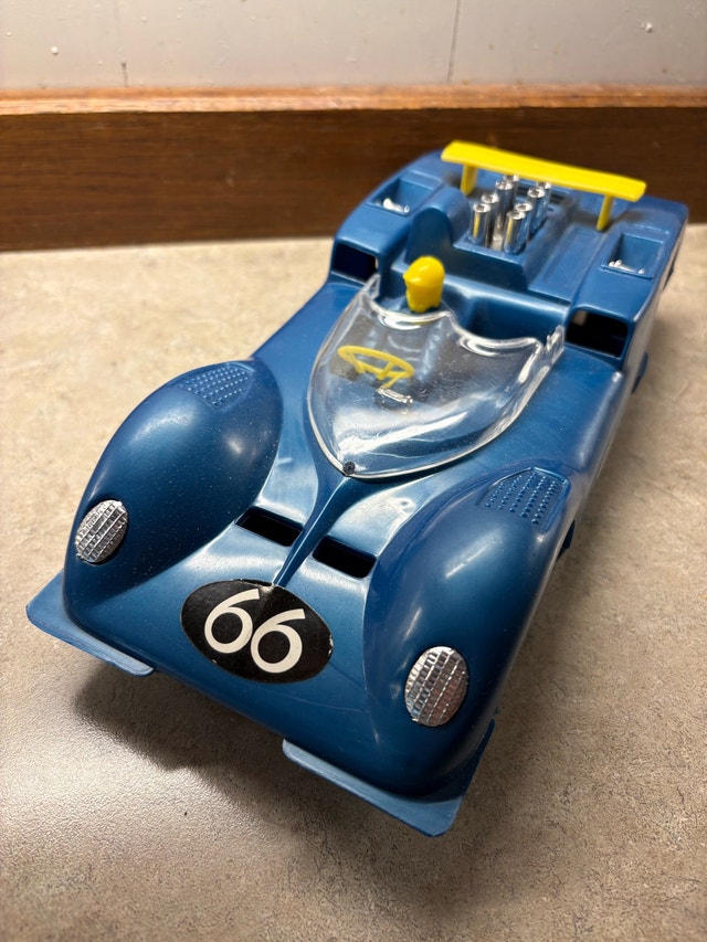 70’s Blue Chaparral 2E Race Car Toy - photo 2