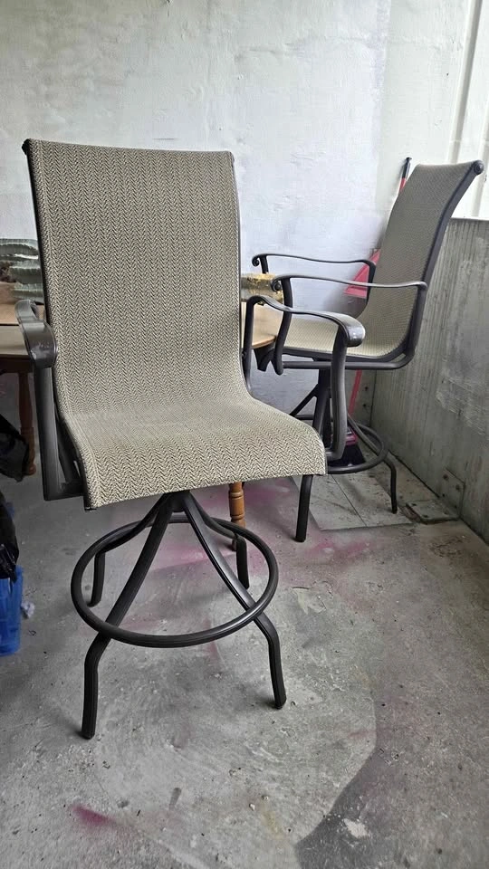 Rotating patio chair